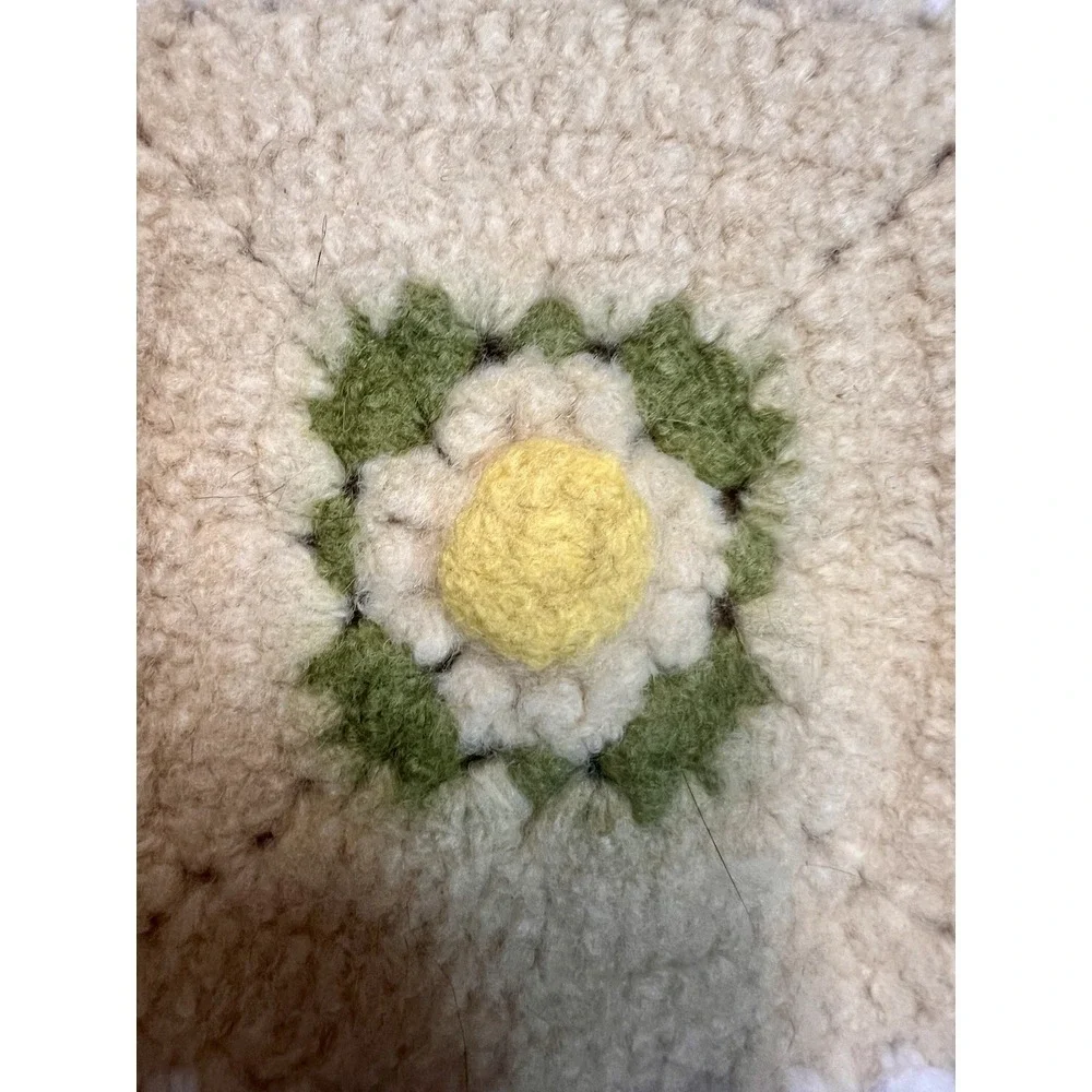 Vtg Handmade Crocheted Throw Blanket‎ Granny Square Yellow Flowers 59